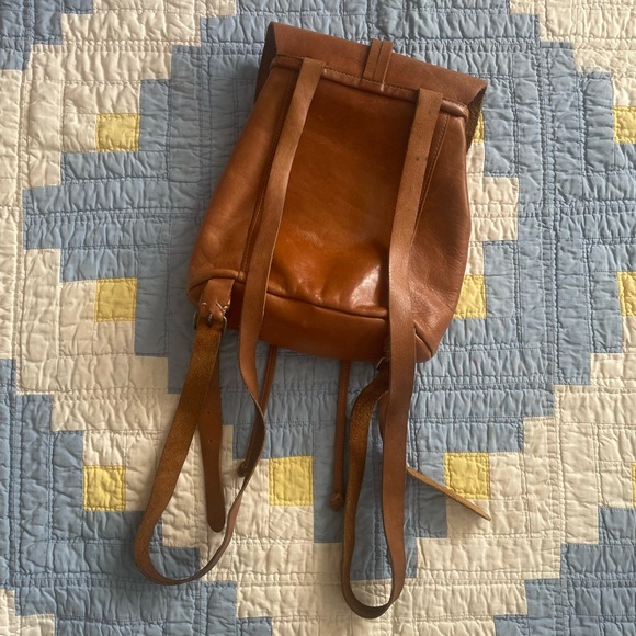 Leather backpack - Picture 3 of 5